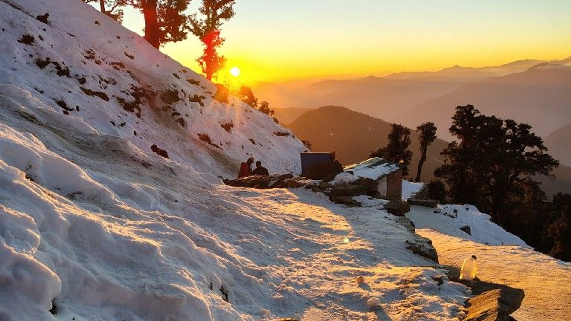 Chopta, First light over the snow